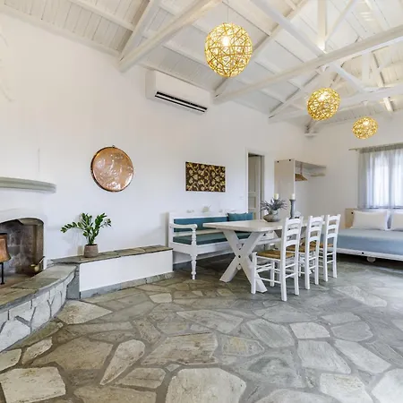 Bleu & Skopelos Town