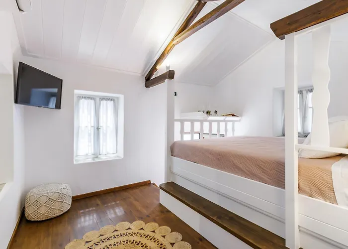 Bleu & * Skopelos Town