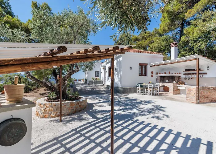 Bleu & Skopelos Town