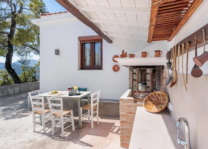 Bleu & Skopelos Town