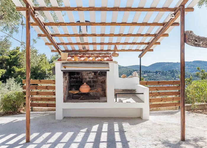 Bleu & Skopelos Town